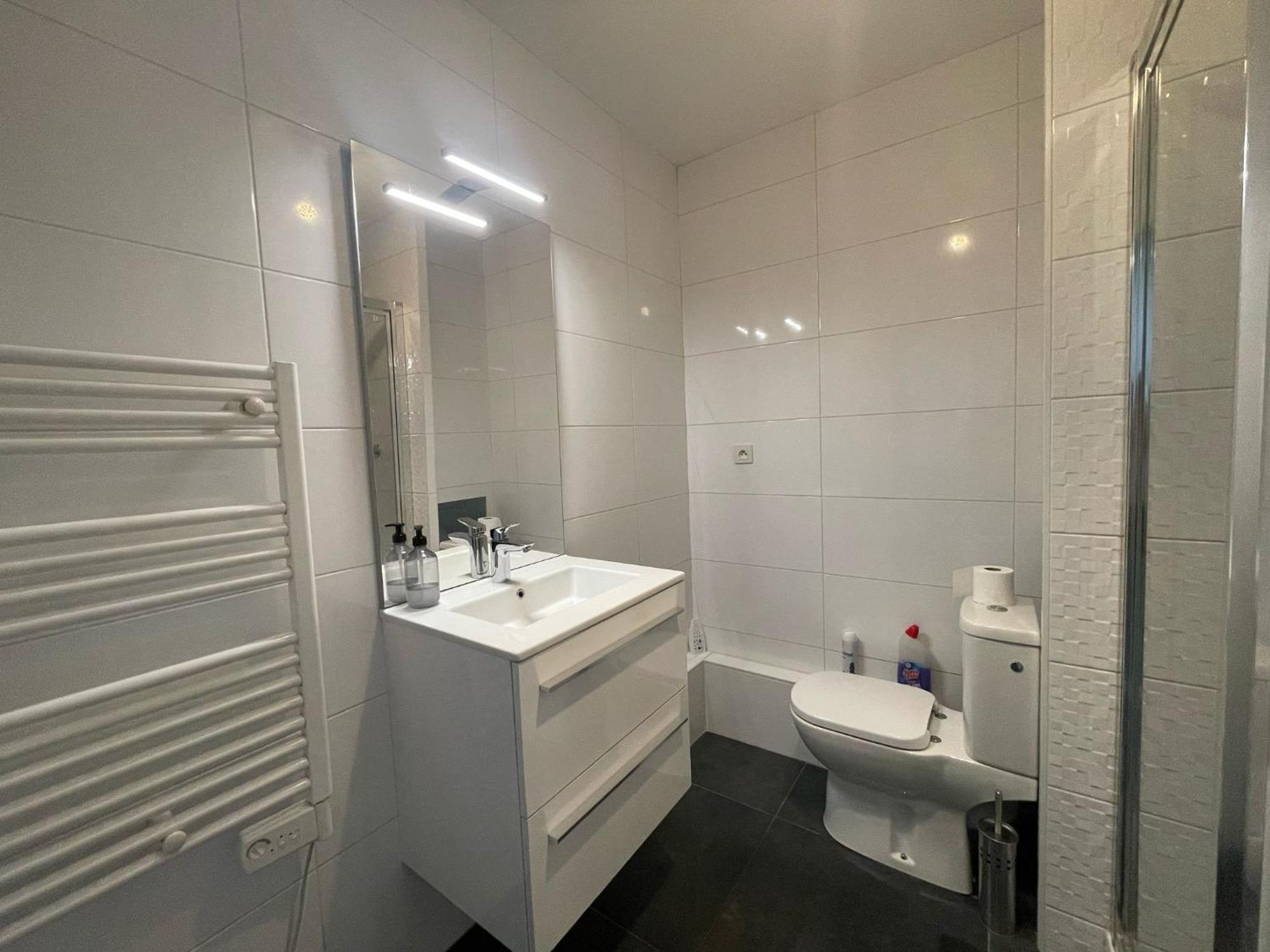 City & Cosy, Lyon Charcot- Wifi - Lave Linge - Balcon - Parking Exterior photo